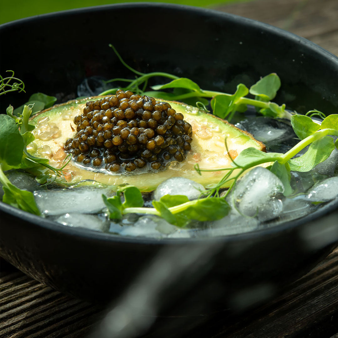 Avocado mit Störkaviar