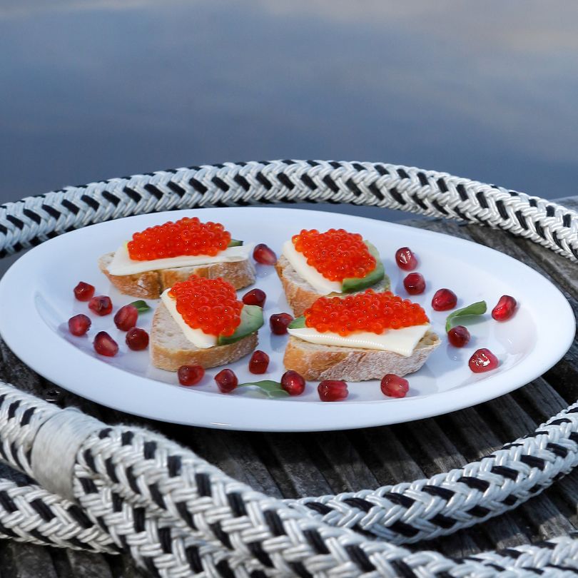 Kanapees mit Lachskaviar