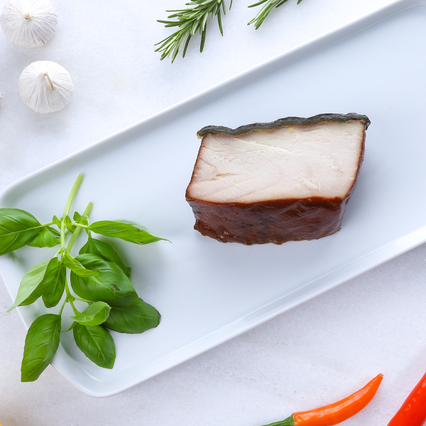 Филе осетра, горячего копчения, кусок на коже, 300g
